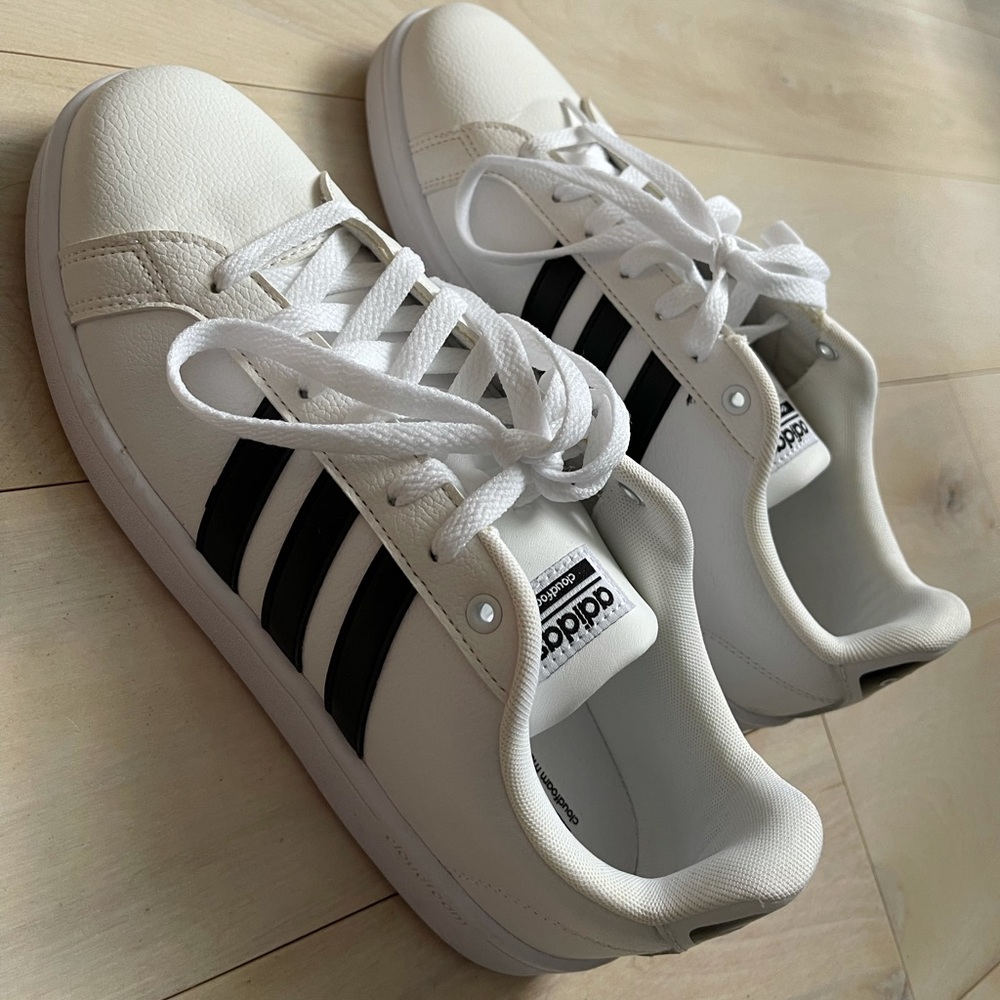 Adidas women’s 11